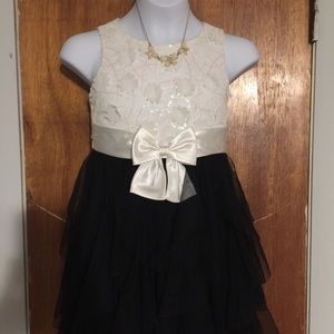 Black/ white Bonnie jean dress sz:6